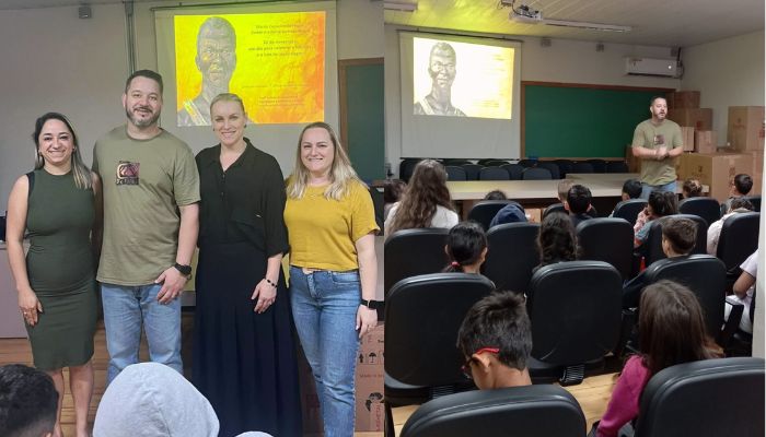 Guaraniaçu - Escola Jean Piaget inicia atividades da Consciência Negra com palestra inspiradora